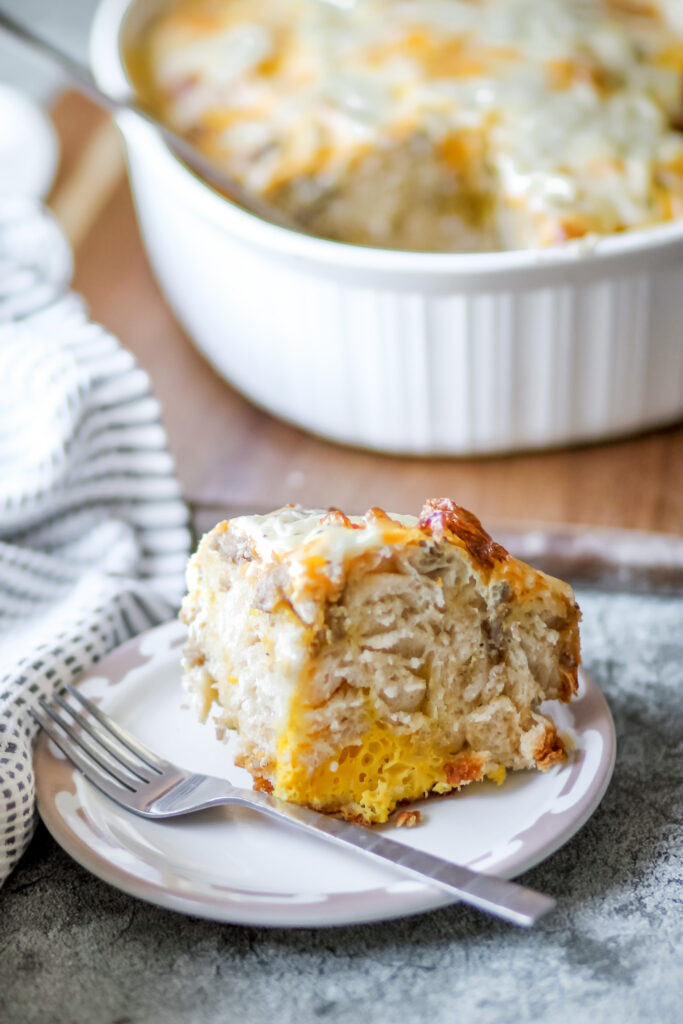 biscuits and gravy casserole