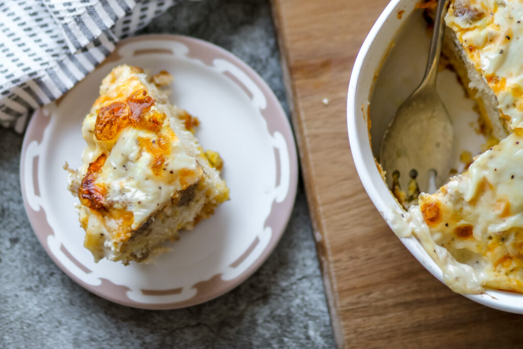 biscuits and gravy casserole