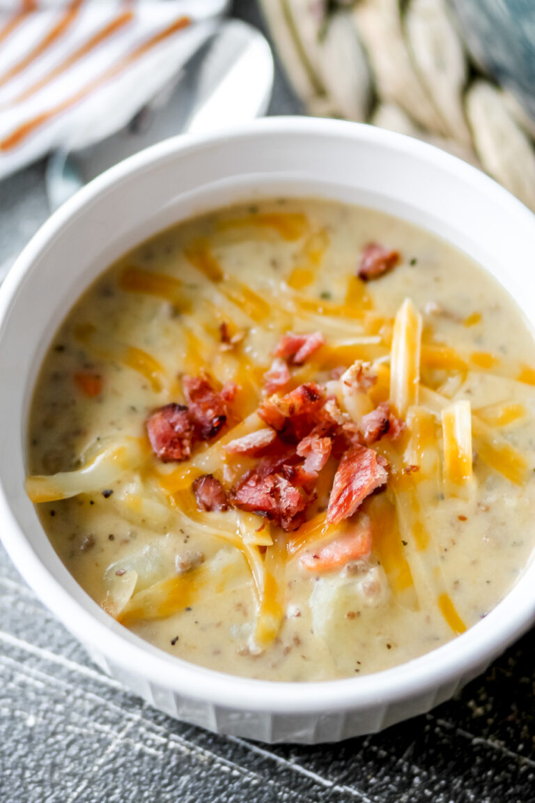 Slow Cooker Cheeseburger Soup