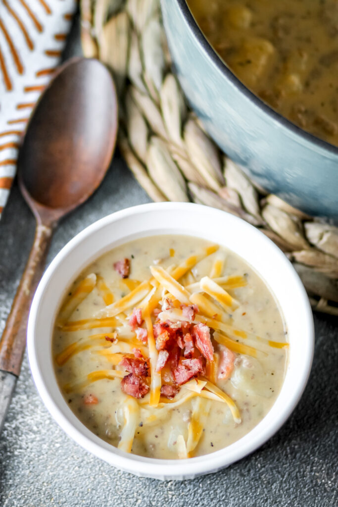 Slow Cooker Cheeseburger Soup