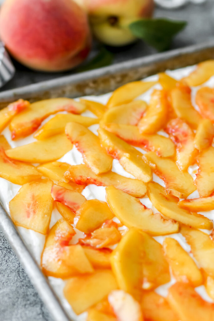 sheet pan peach dessert