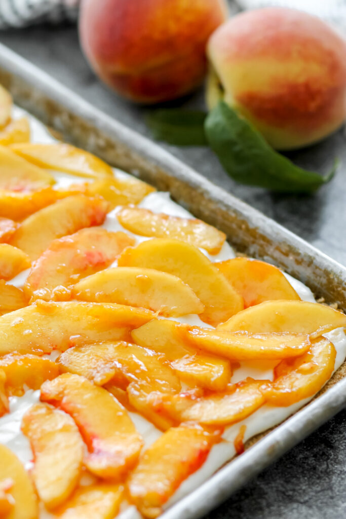 sheet pan peach dessert