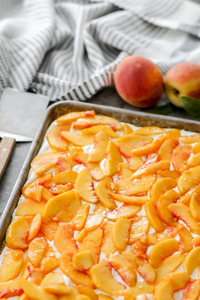 sheet pan peach dessert