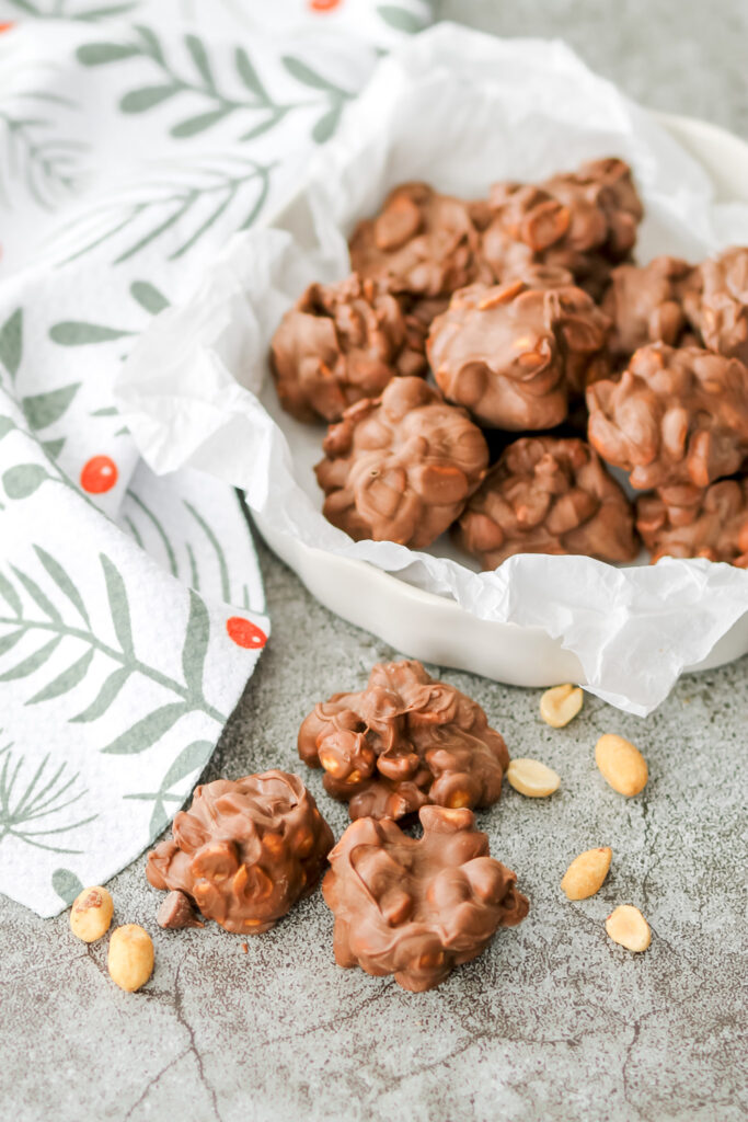chocolate peanut clusters