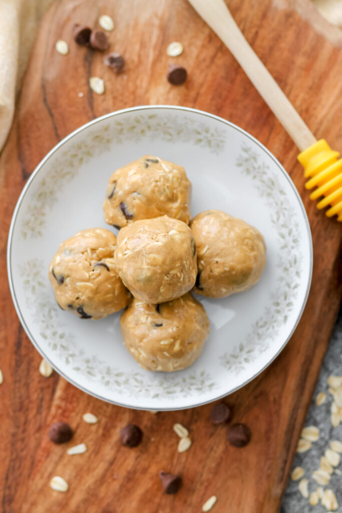 oatmeal peanut butter protein balls