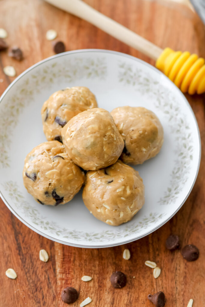 oatmeal peanut butter protein balls