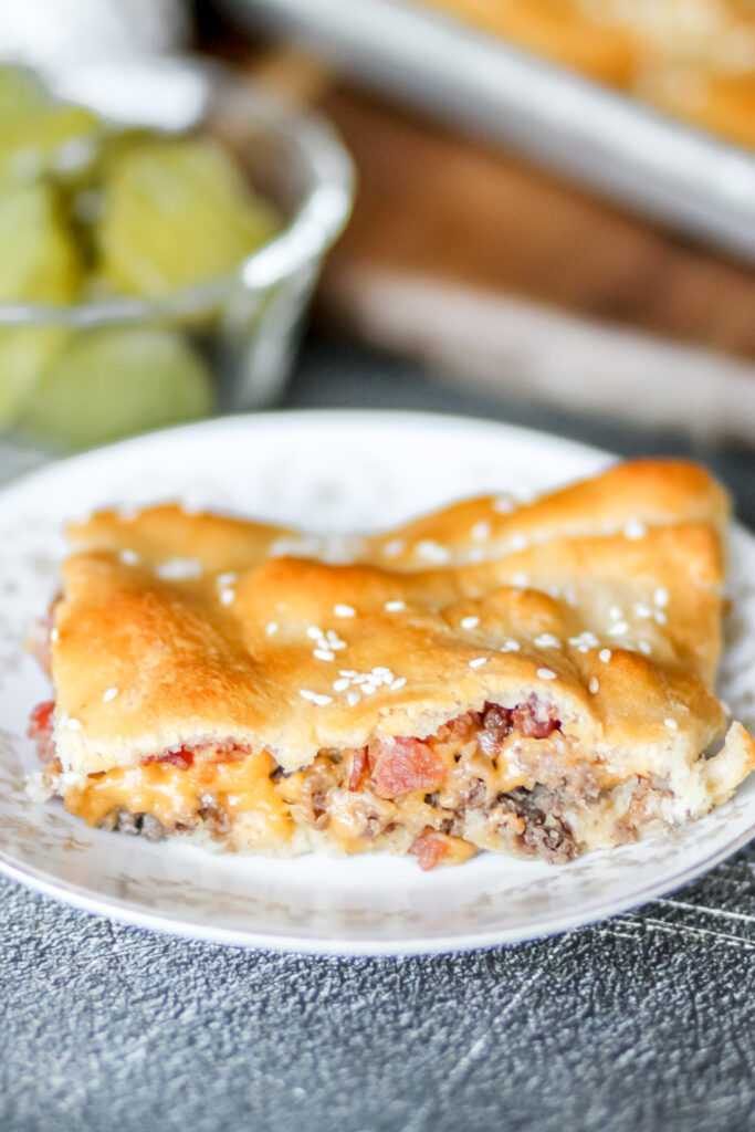 cheeseburger crescent roll bake